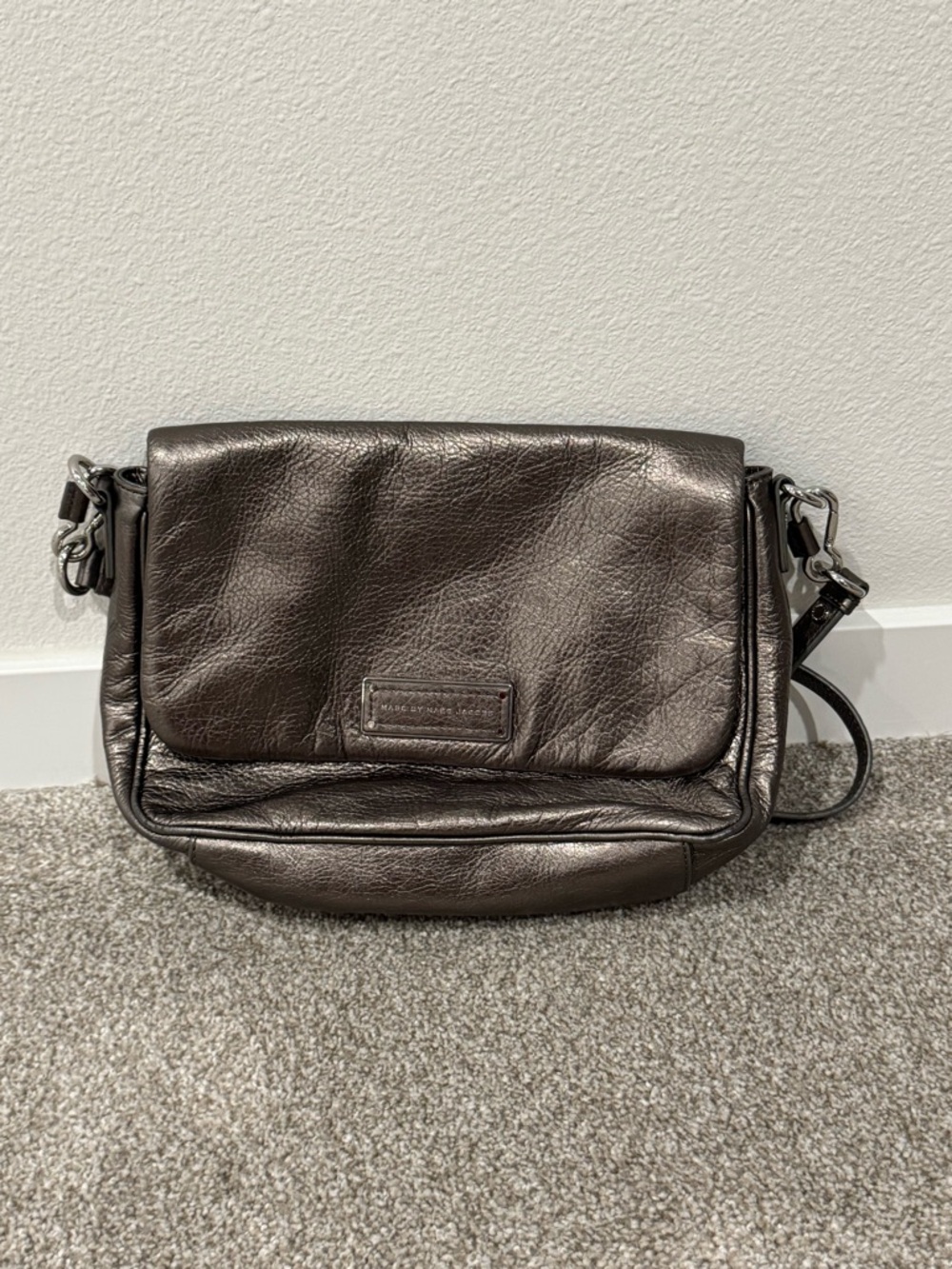 Marc by Marc Jacobs Metallic Gray Leather Crossbody Bag